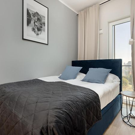 Business Center Apartments Warsaw Wola By Noclegi Renters Esterno foto