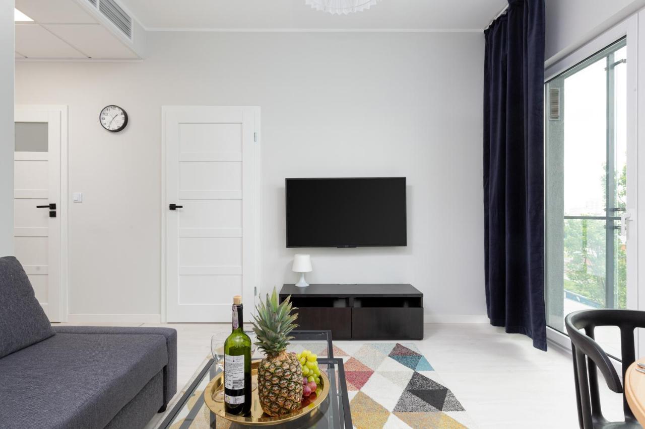 Business Center Apartments Warsaw Wola By Noclegi Renters Esterno foto