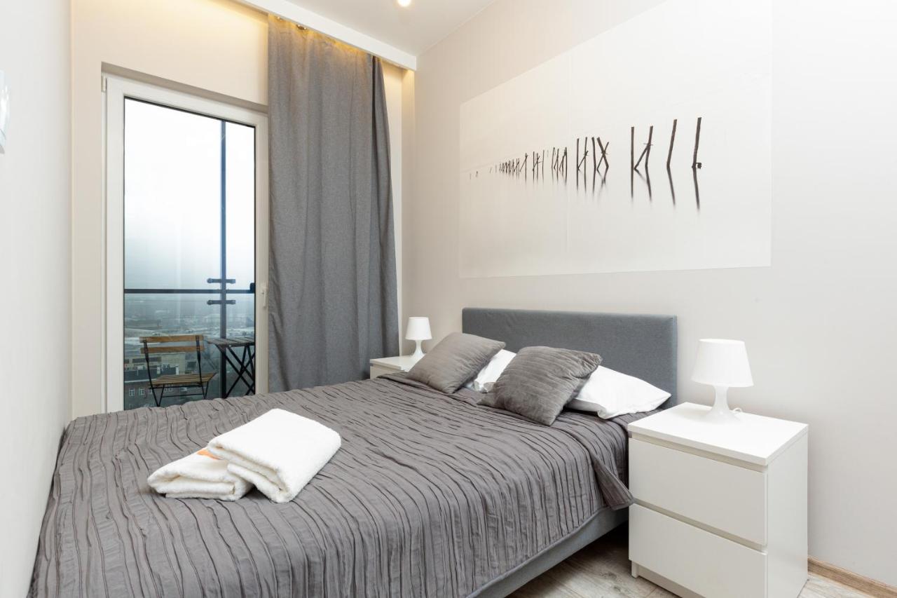 Business Center Apartments Warsaw Wola By Noclegi Renters Esterno foto