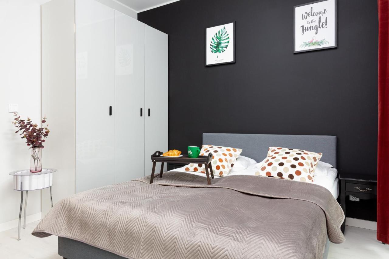 Business Center Apartments Warsaw Wola By Noclegi Renters Esterno foto