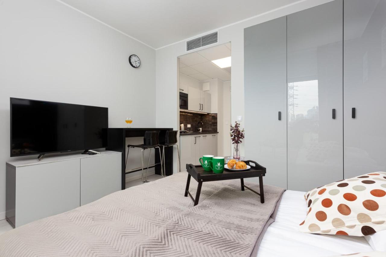Business Center Apartments Warsaw Wola By Noclegi Renters Esterno foto