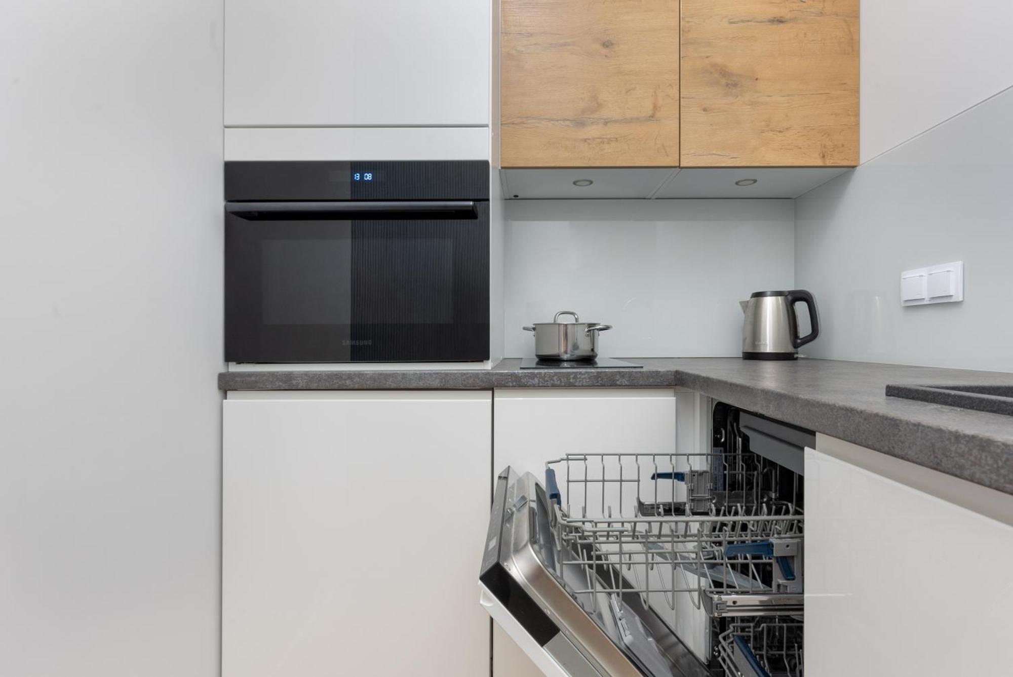 Business Center Apartments Warsaw Wola By Noclegi Renters Esterno foto